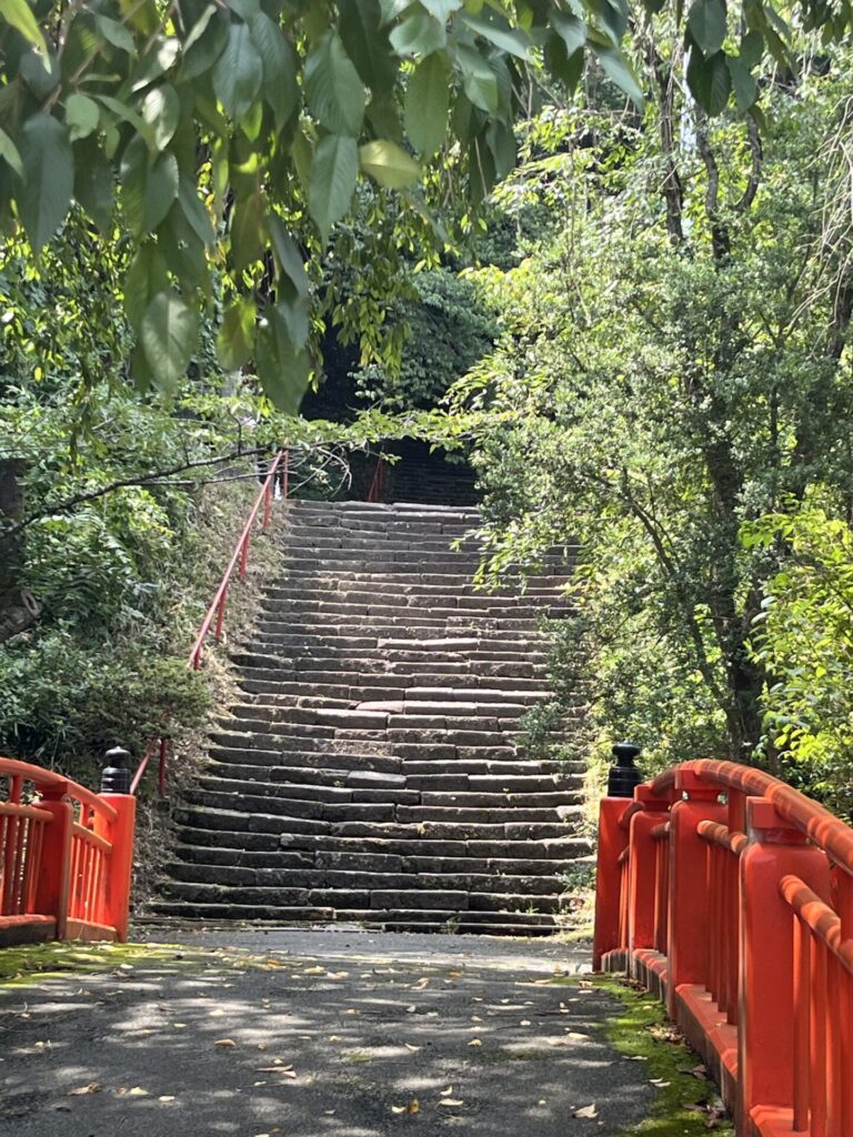 亀岡八幡宮の石段１