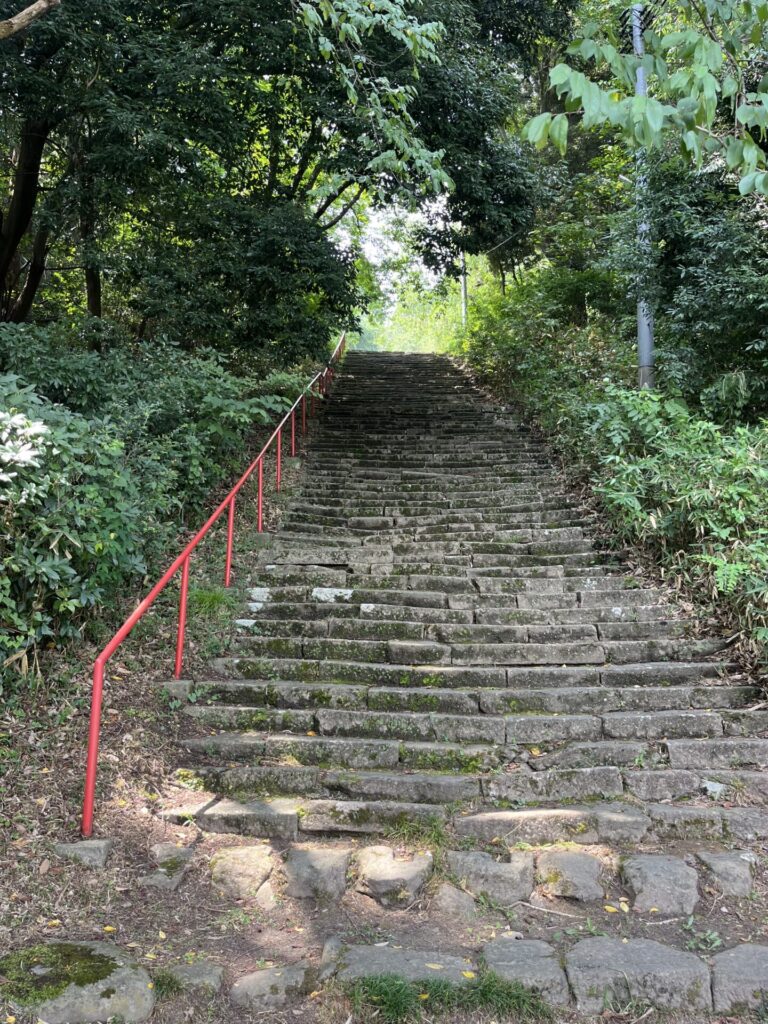 亀岡八幡宮の石段２