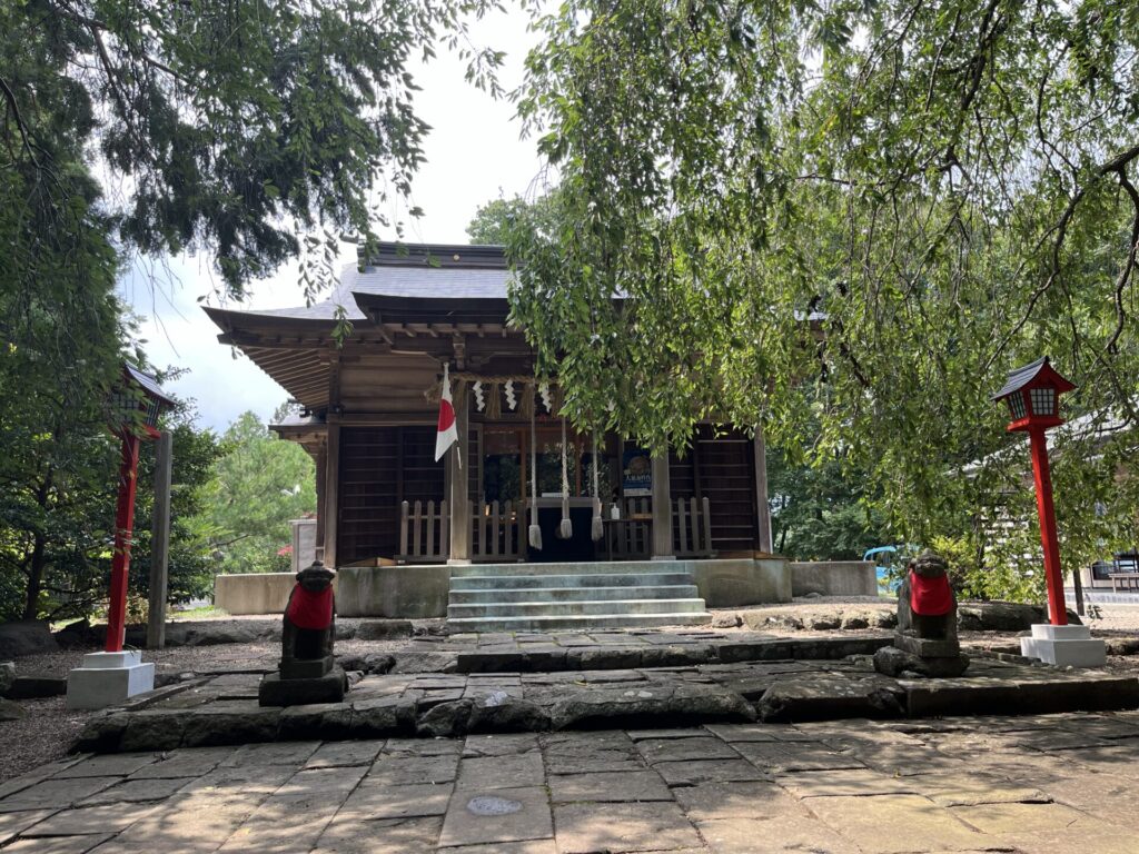 亀岡八幡宮の拝殿