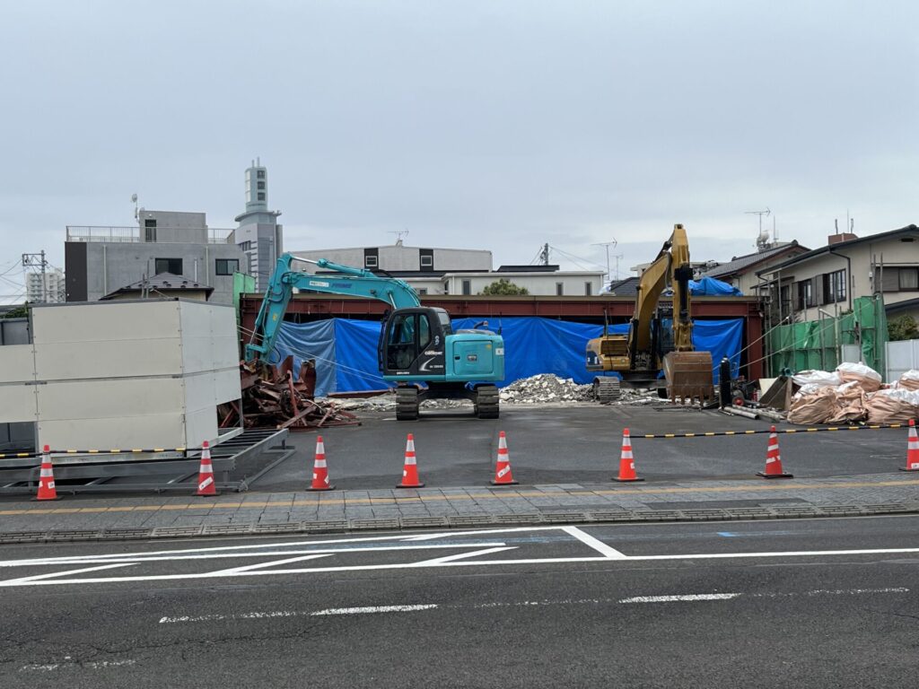 宮町通りローソン解体中２