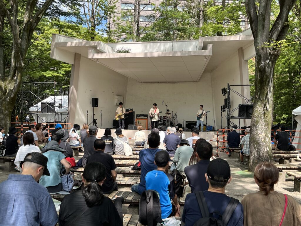 勾当台公園の野外音楽堂