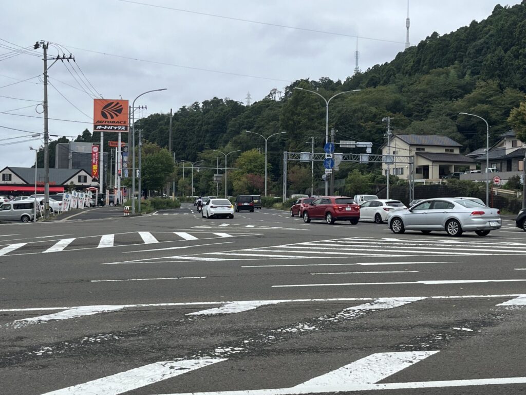 宮沢橋から国道286号線を見る