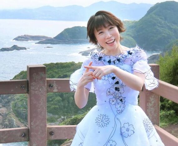 水森かおり