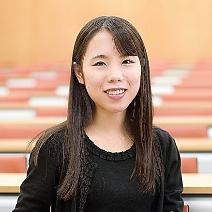 山下真由子